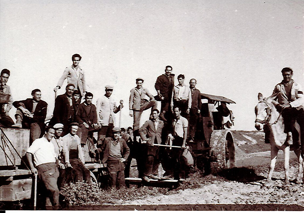 construccion ctra. Almendralejo 1962